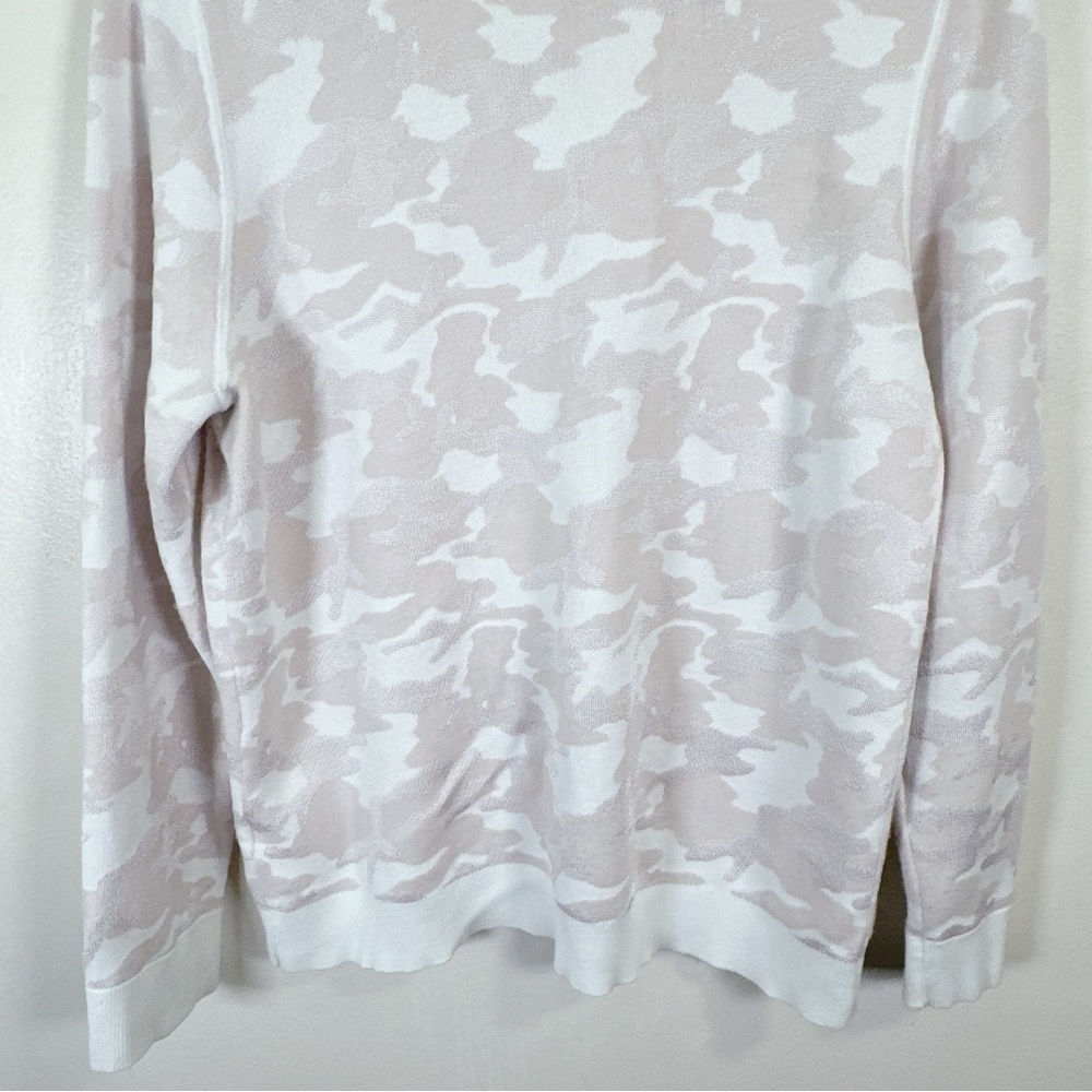 Banana Republic Camo-Print Jacquard Crew Neck Wool Sweater - Picture 16 of 16